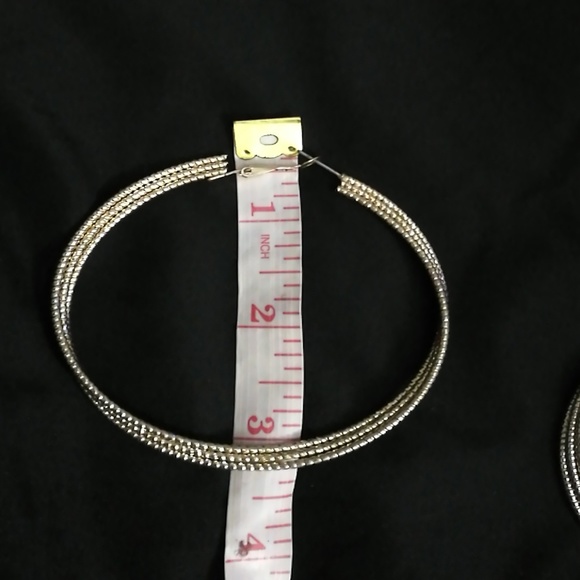 Lightweight Hoop Earrings - Picture 4 of 4